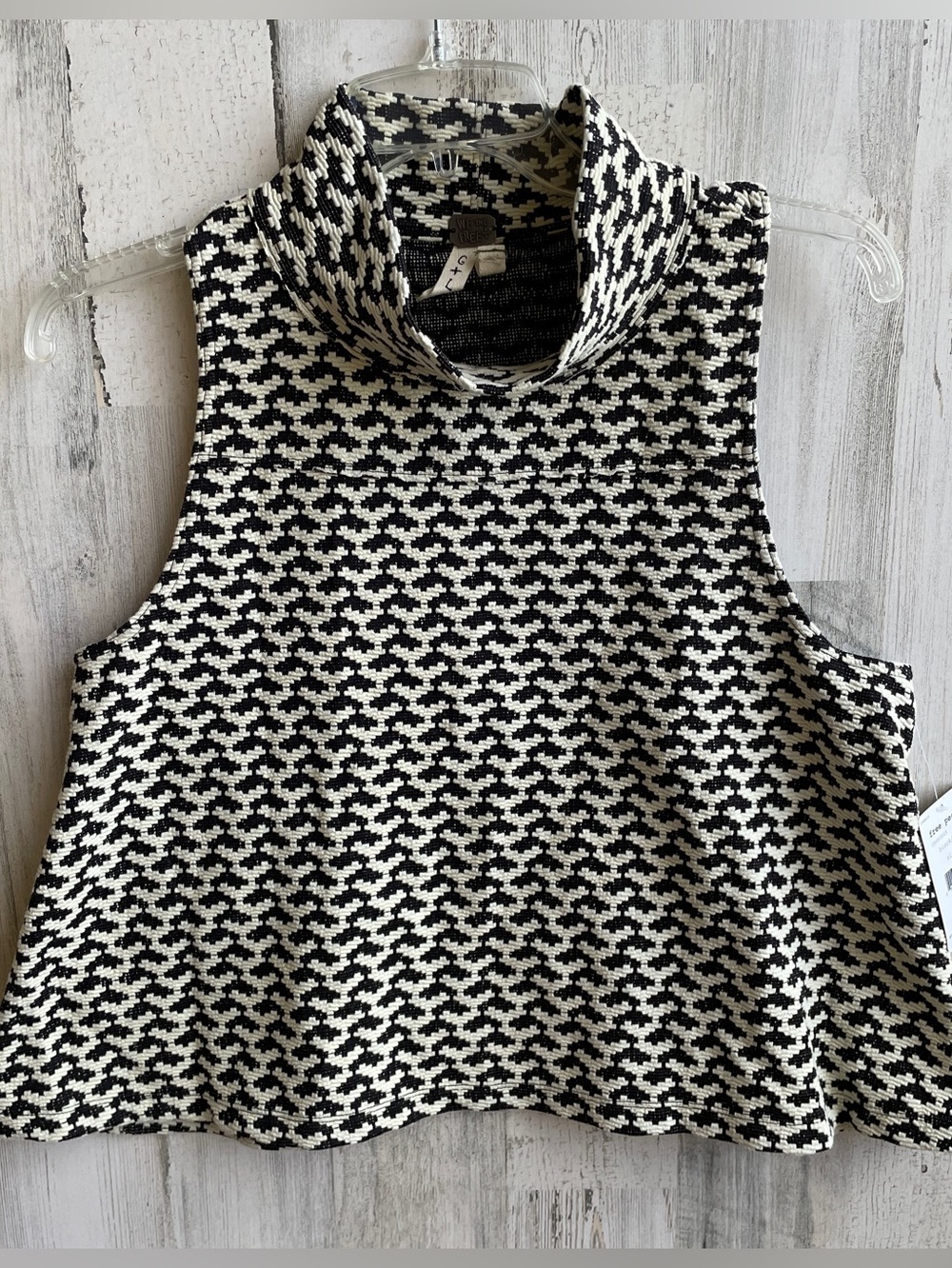 $78 Free People Sleeveless Turtleneck Knit Top - Black & Cream SZ L NWT